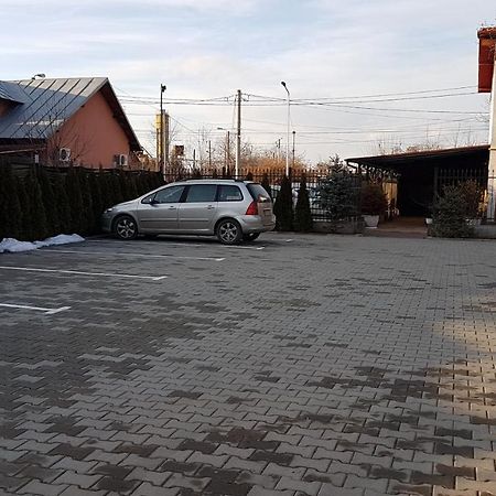Hotel Viva Ploiesti Ngoại thất bức ảnh