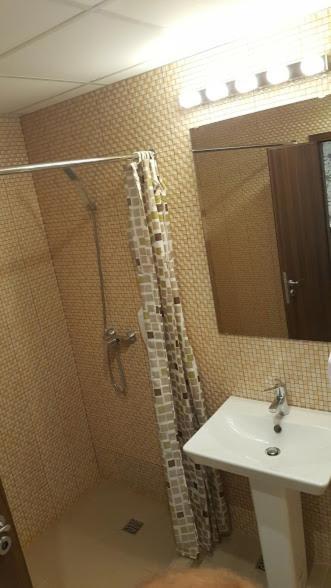 Hotel Viva Ploiesti Ngoại thất bức ảnh