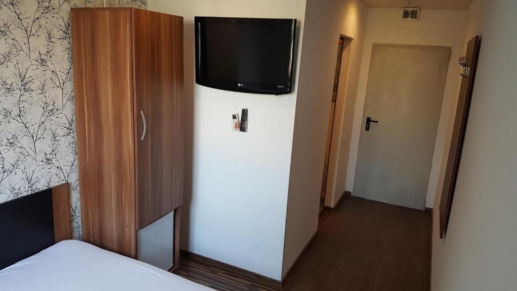 Hotel Viva Ploiesti Ngoại thất bức ảnh
