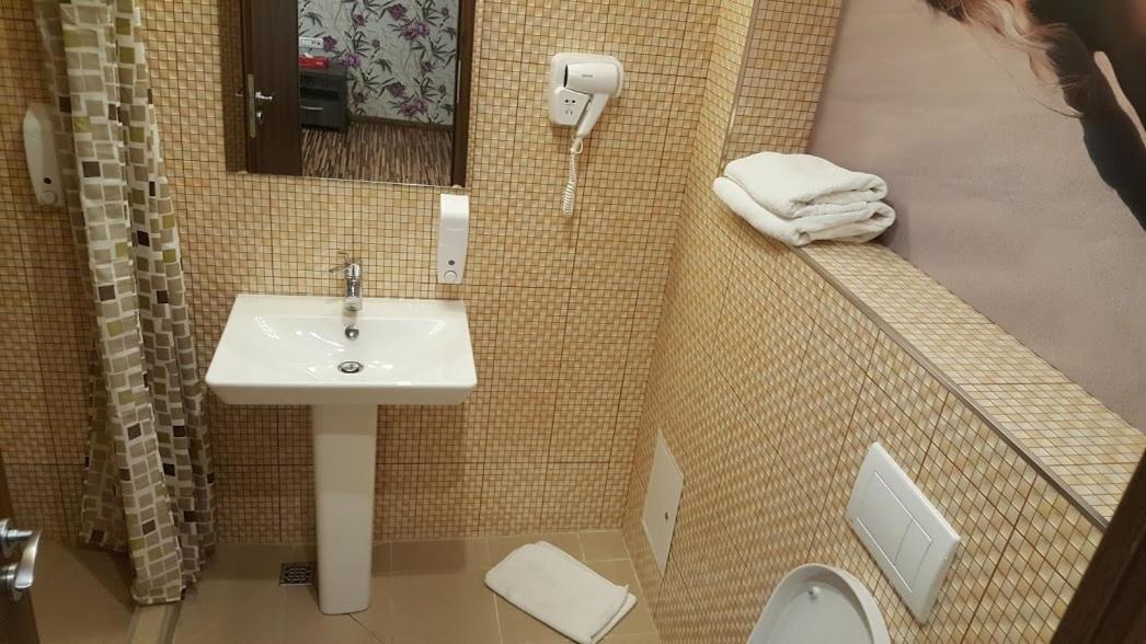 Hotel Viva Ploiesti Ngoại thất bức ảnh
