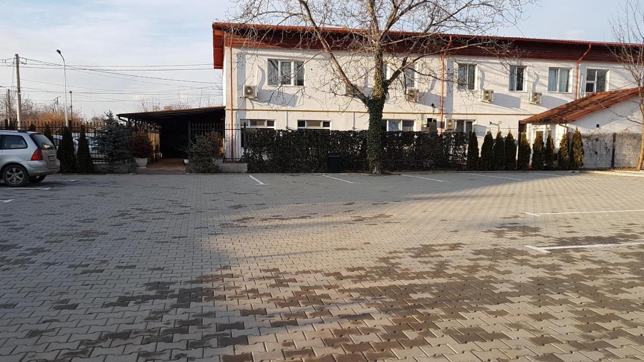 Hotel Viva Ploiesti Ngoại thất bức ảnh